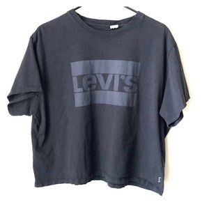 Vintage Levi’s black crop top T-shirt